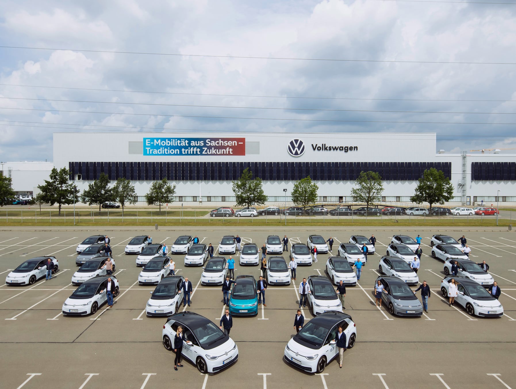 Empleados de Volkswagen inician la prueba del ID.3