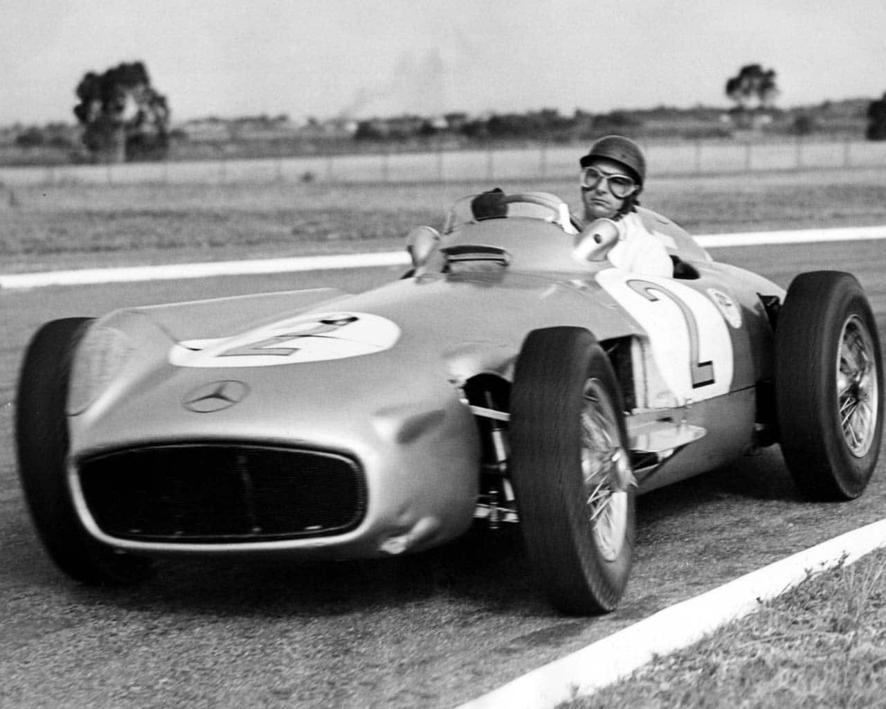 ¿Es Juan Manuel Fangio el mejor piloto del mundo?