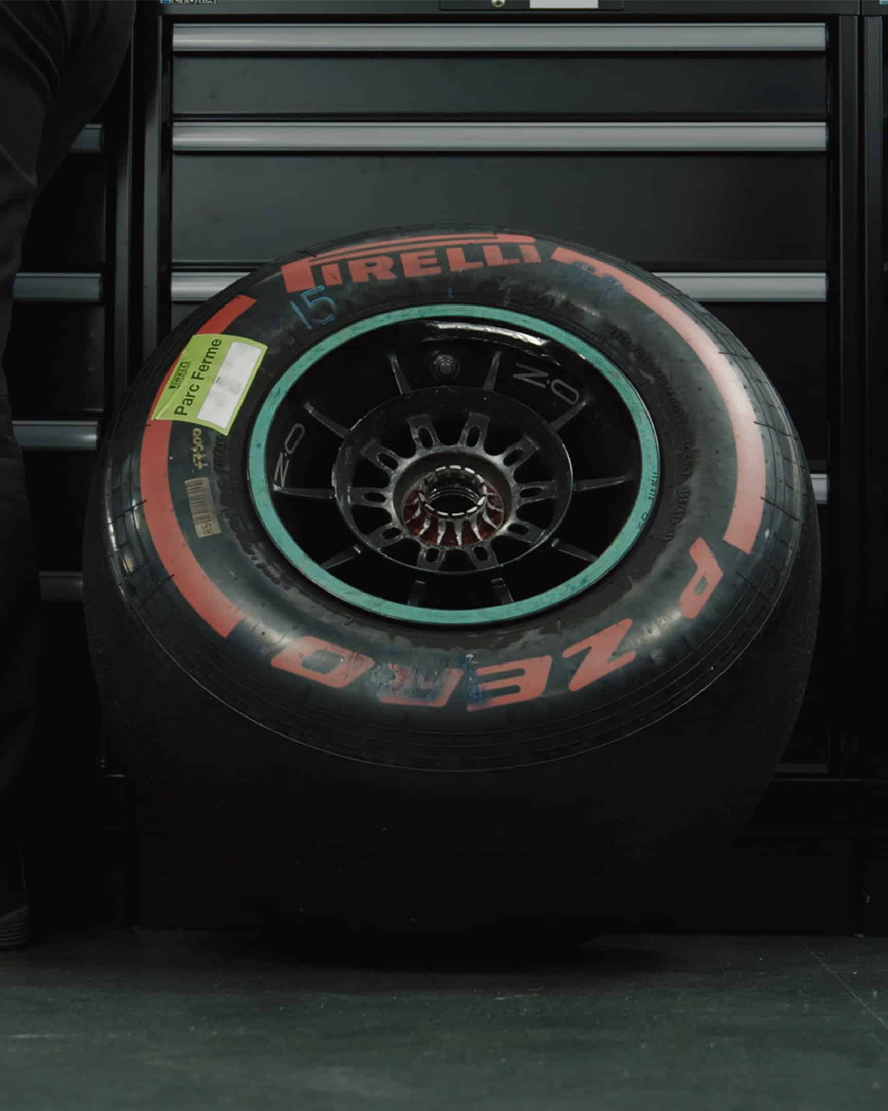 Mercedes por fin retiró el neumático del auto de Bottas