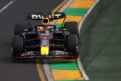Verstappen logra la pole en Melbourne por delante de Russell