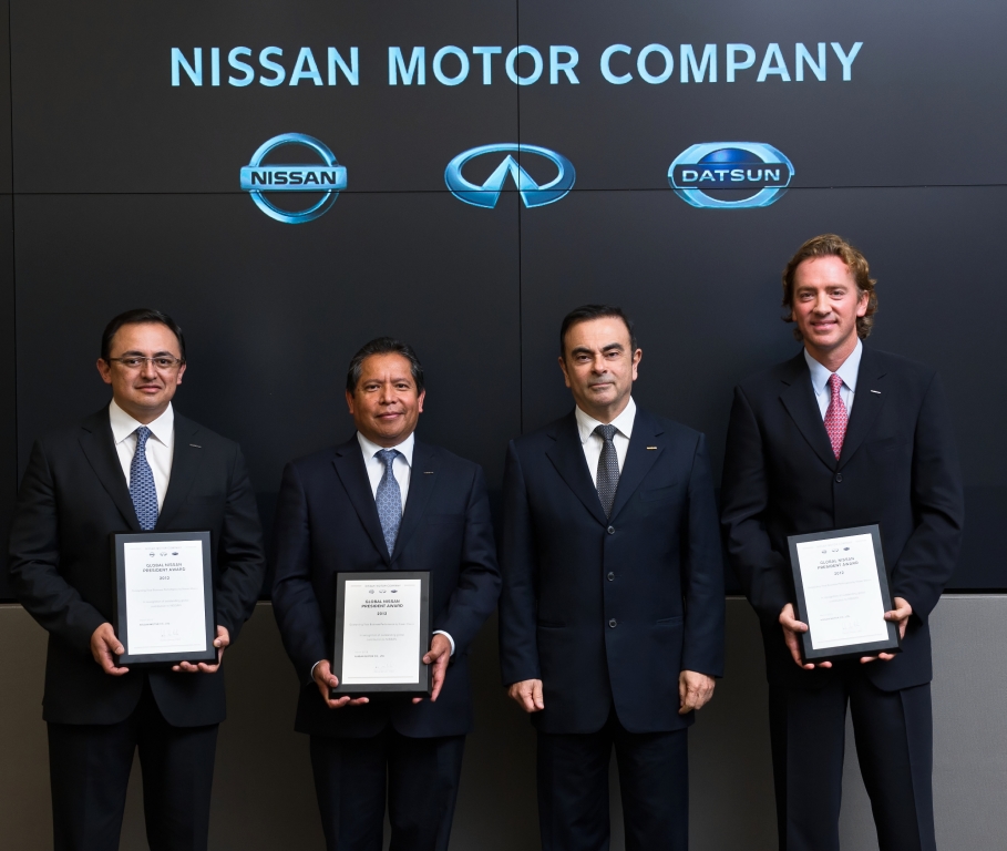 Foto 3   José Román izq Armando Ávila Carlos Ghosn José Luis Valls der