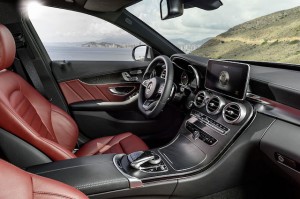Mercedes-Benz C250, AMG Line, Avantgarde, Diamantsilber metallic, Leder Cranberryrot/Schwarz, Zierelemente Holz Esche schwarz offenporig,  (W205), 2013