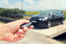 ¿Cómo funcionan las llaves inteligentes en de los autos?