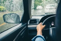 Cómo debe ser el manejo en lluvia, aquí te lo decimos