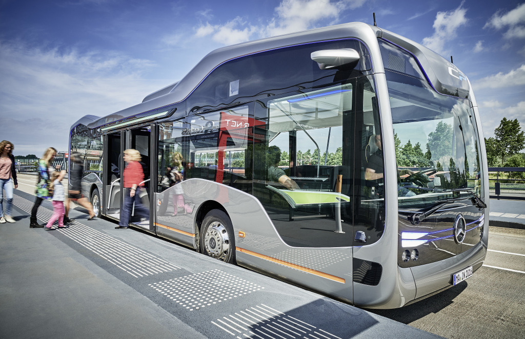 Weltpremiere MercedesBenz Future Bus mit CityPilot Meilenstein auf dem Weg zum autonom fahrenden Stadtbus | Memo Lira Weltpremiere Mercedes Benz Future Bus mit CityPilot Meilenstein auf dem Weg zum autonom fahrenden Stadtbus