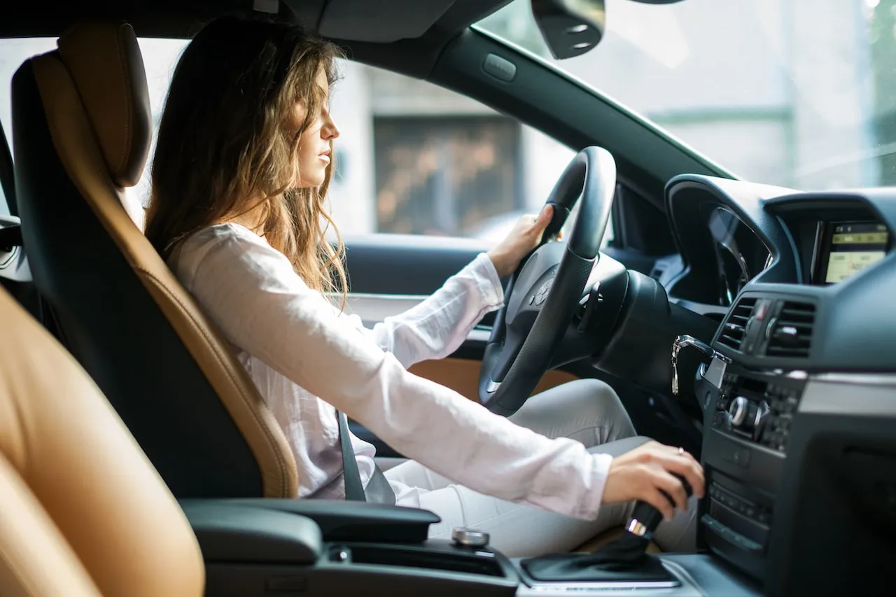 11 consejos para mujeres cuando manejan solas