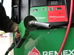 tanque-de-gasolina-pemex-cargar-combustible-arorrar