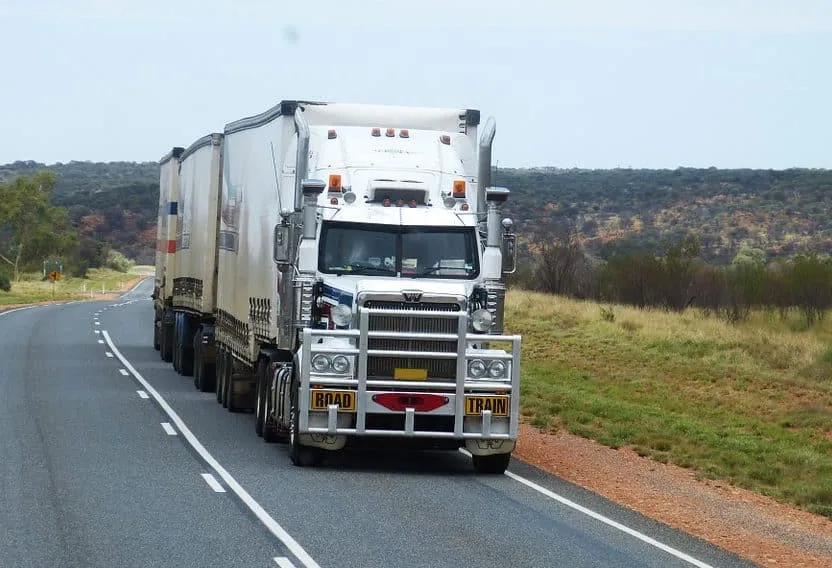 semi-trailers-534577_960_720-1