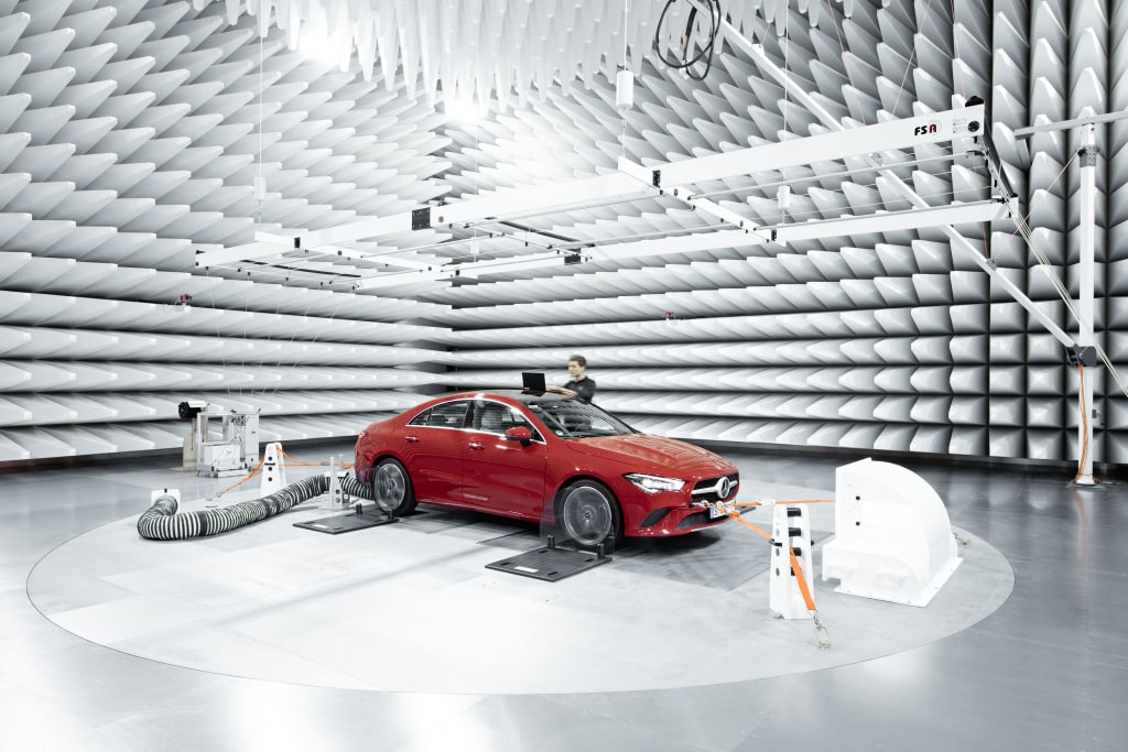 Daimler inaugura nuevas instalaciones de prueba para EMC y sistemas de antena.