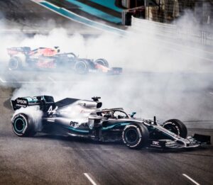 Dominante victoria de Hamilton en Abu Dhabi