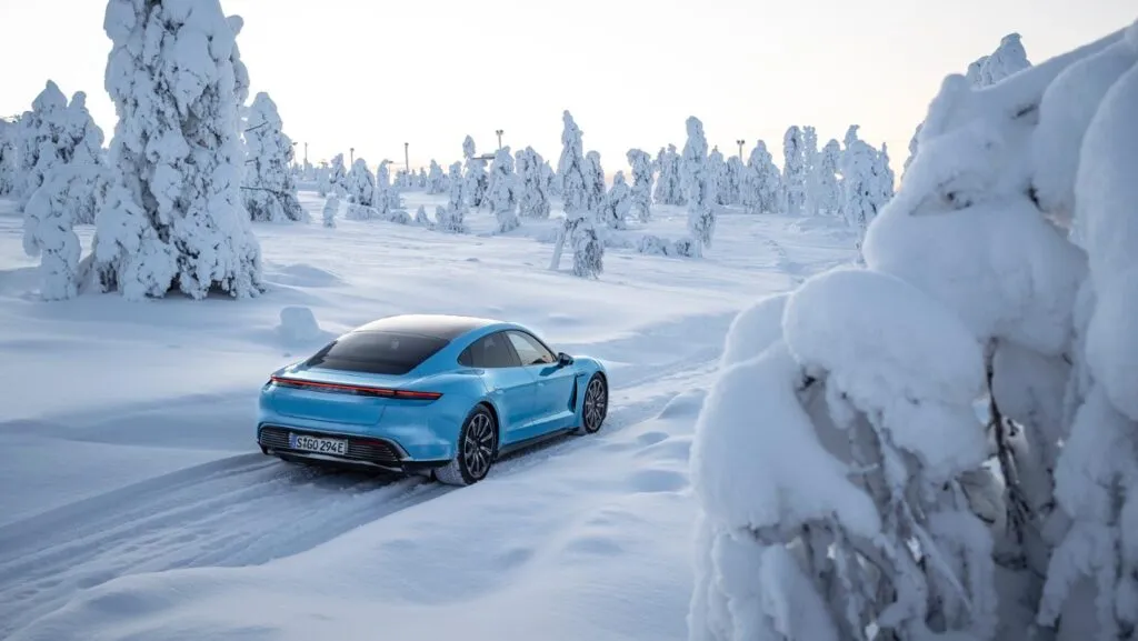 Porsche Taycan 4S b