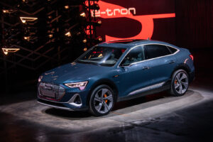 Audi e-tron Sportback y cuatro deportivos