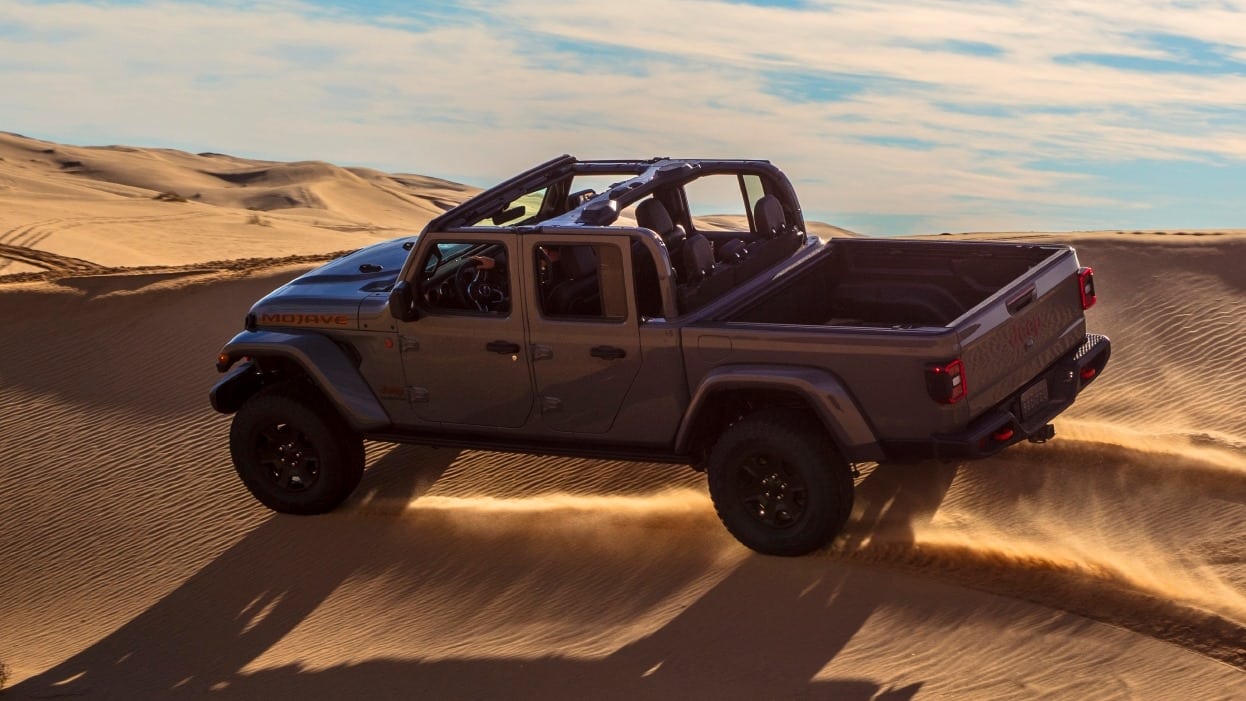 Jeep Gladiator Mojave Desert Rated 2020- en las dunas