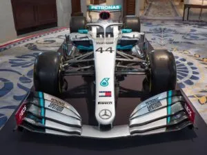 Mercedes presenta su nueva decoración