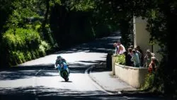 No habrá TT, pero si un casco edición limitada del Isle of Man