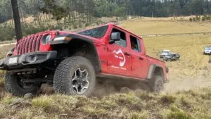 Mujeres 4x4 Mopar Jeep 2