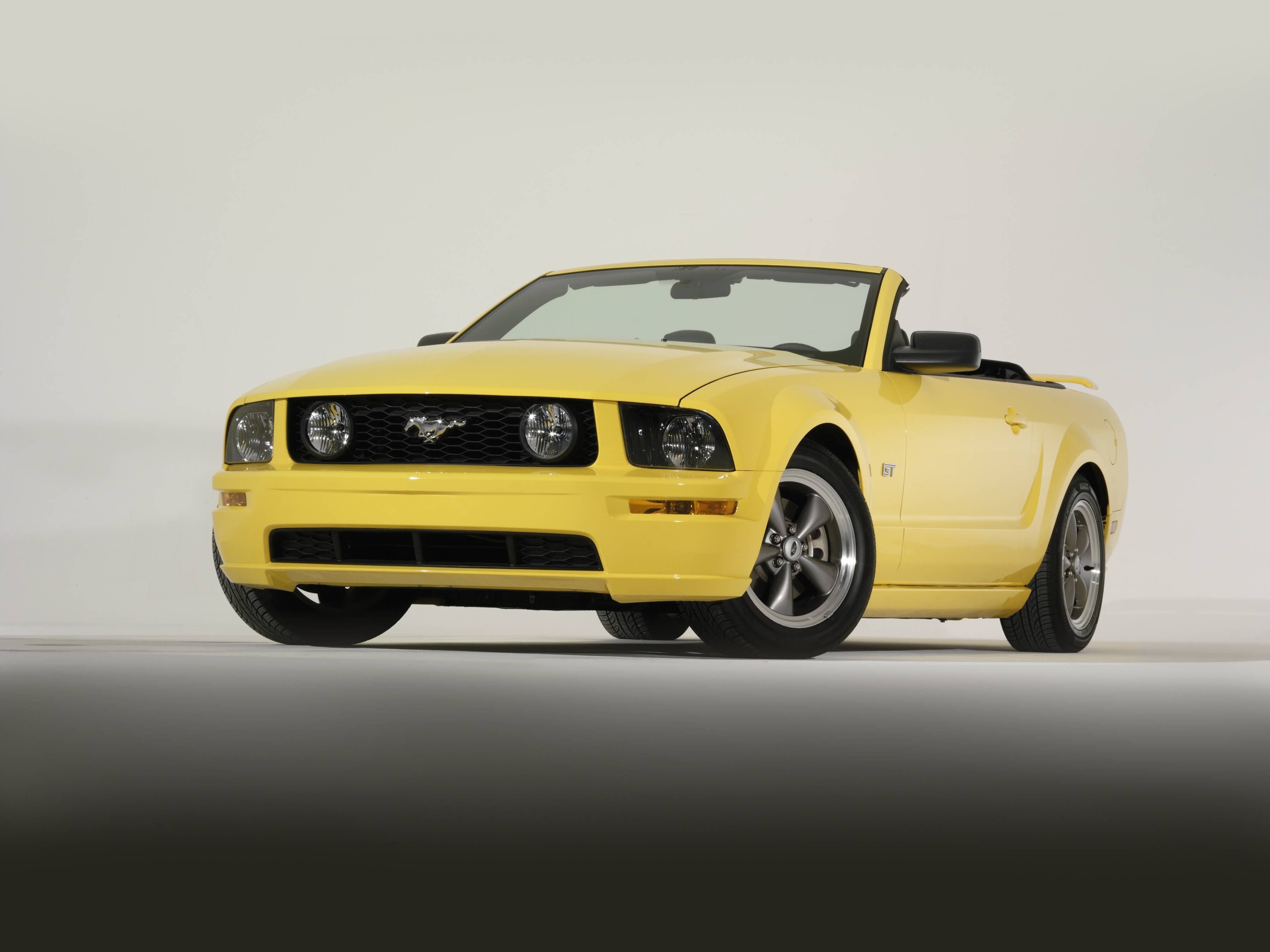 2005 Ford Mustang GT convertible | Memo Lira