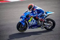 Alex Rins renueva contrato con Suzuki