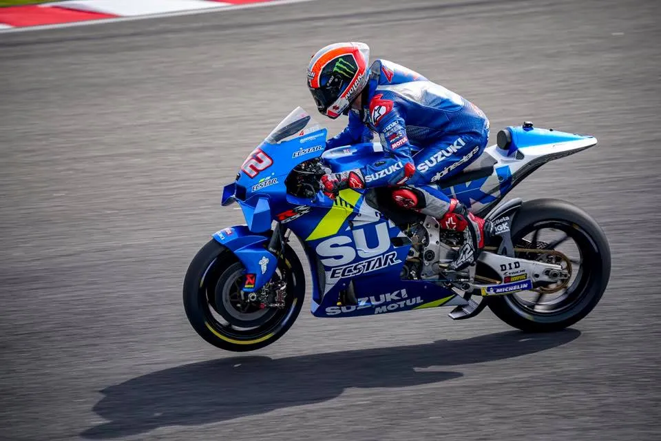 Alex Rins renueva contrato con Suzuki