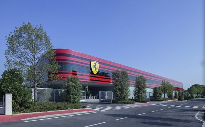 Ferrari fabrica piezas para respiradores