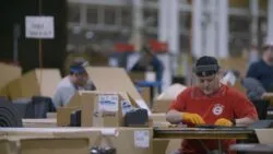 Ford producirá escudos faciales para los héroes de bata blanca