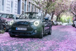 MINI Convertible Sidewalk
