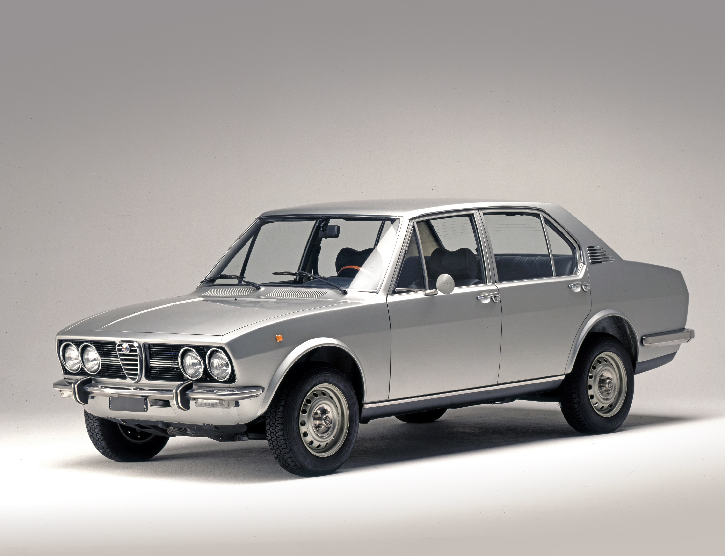 Production of the Alfetta started in Arese in 1972 | Memo Lira Production of the Alfetta started in Arese in 1972