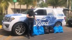 Colaboradores de Ford recaudan despensas para familias vulnerables