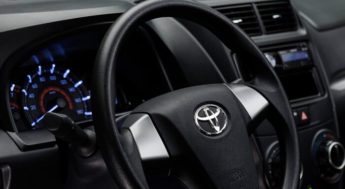 Toyota Avanza interior volante