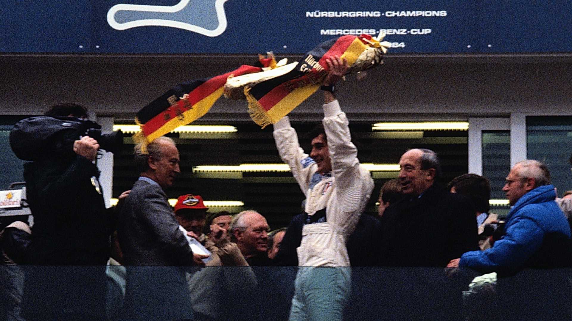 El Mercedes Benz 190E que fue de Ayrton Senna y sigue circulando