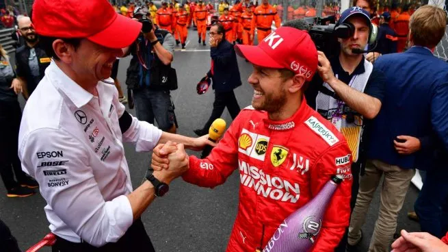 Mercedes podría abrir sus puertas a Vettel
