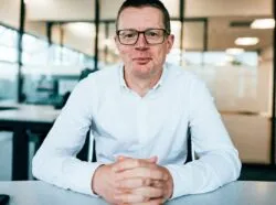 Andy Cowell dejará el cargo de jefe de motores en Mercedes