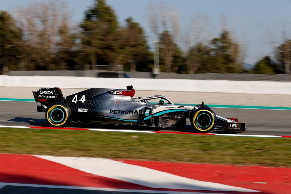 Mercedes y Ferrari se preparan para pruebas privadas | Memo Lira Mercedes y Ferrari se preparan para pruebas privadas