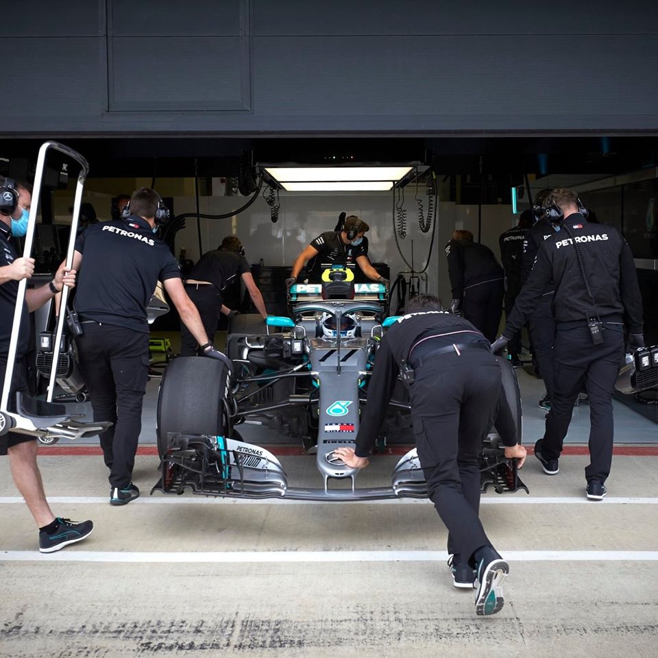 Los equipos de F1 cambiarán autocaravanas por carpas | Memo Lira Los equipos de F1 cambiarán autocaravanas por carpas