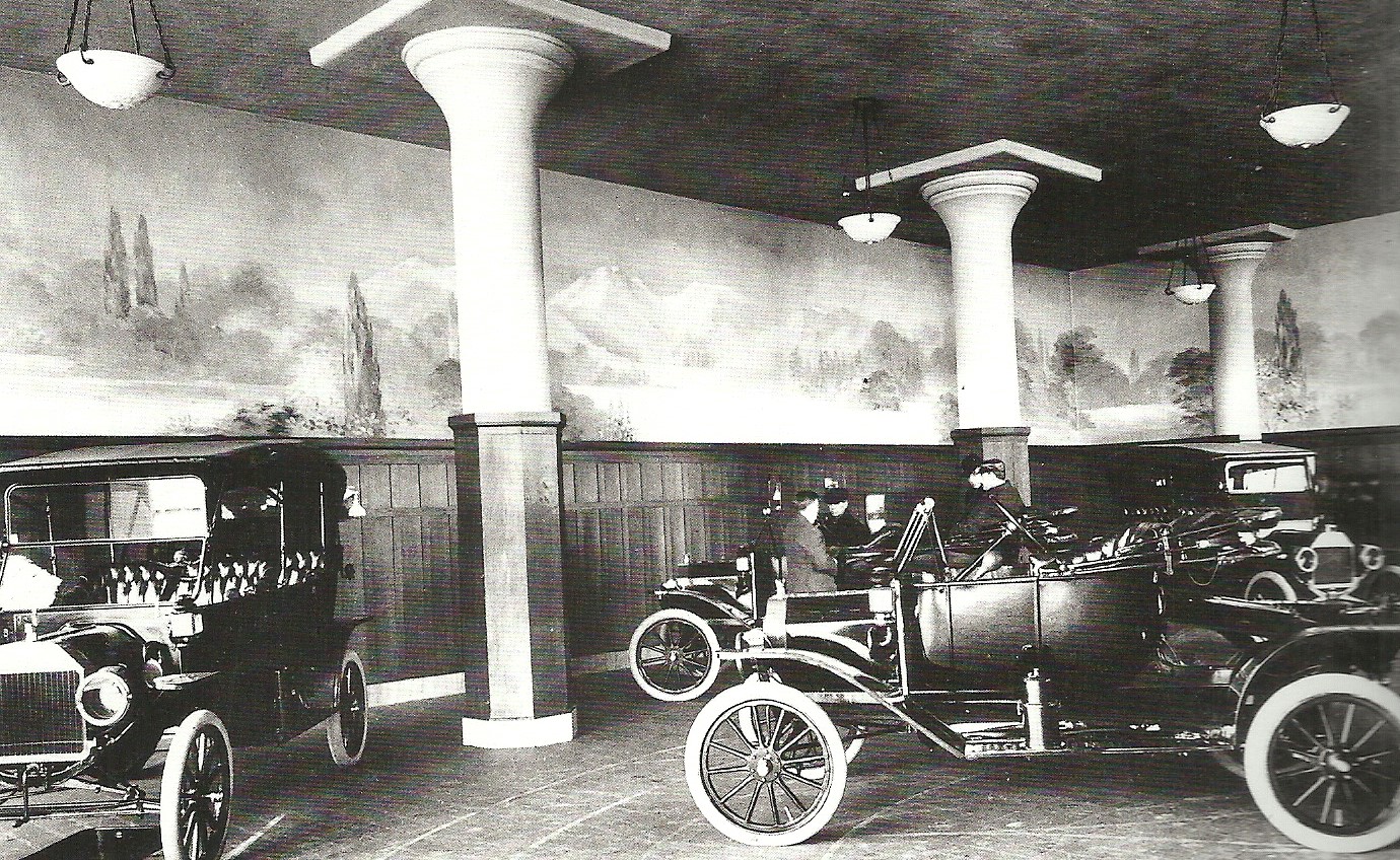 Ford cumple 95 años transformando la movilidad de México