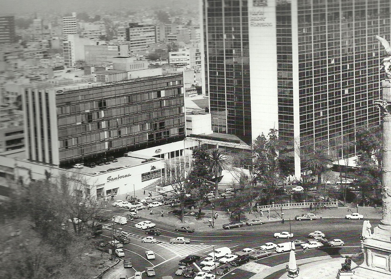 95 años del óvalo azul en México