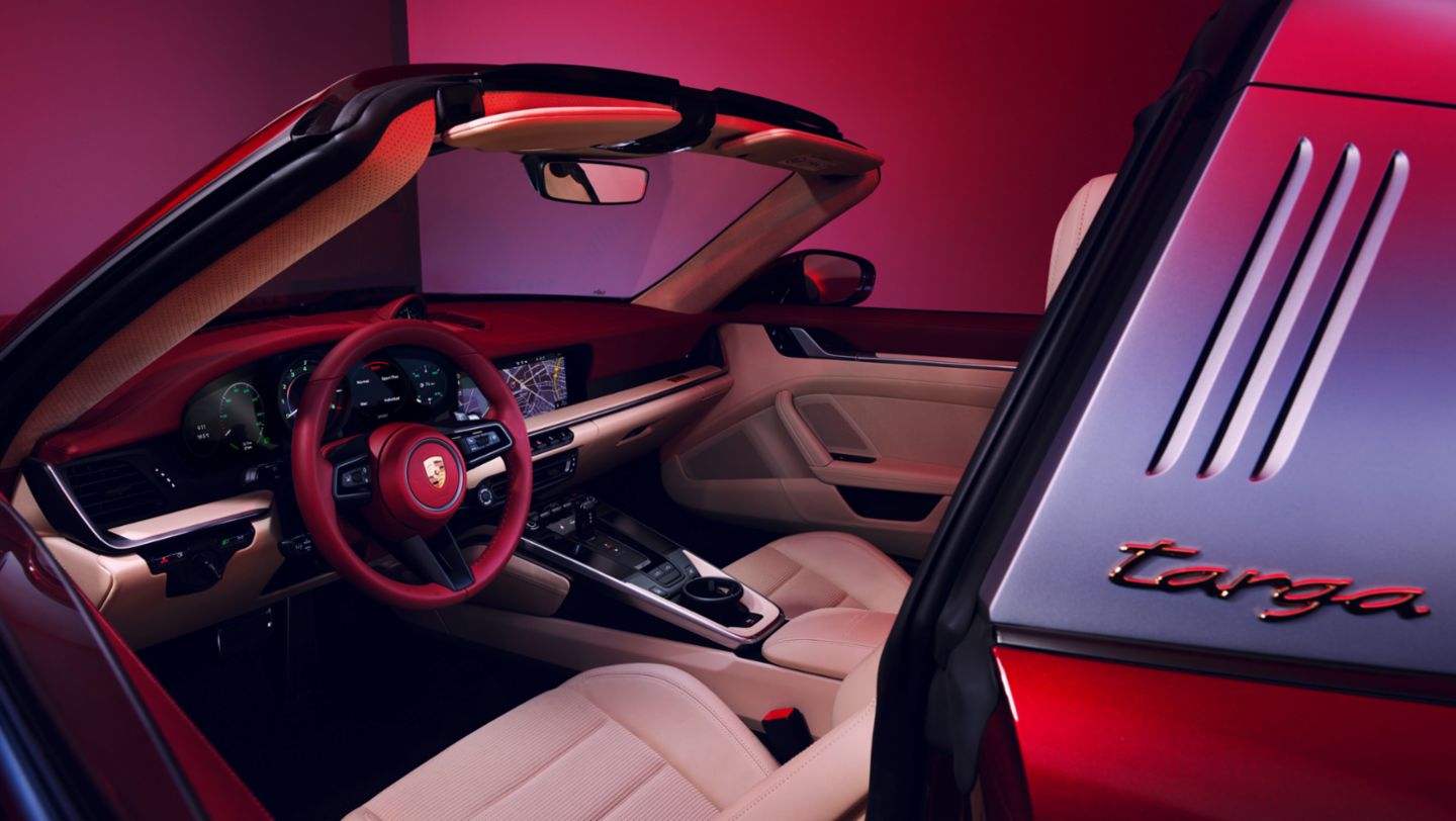 Porsche 911 Targa 4S Heritage Design Edition interior | Memo Lira