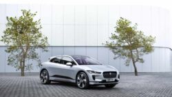 Taxis eléctricos Jaguar I-Pace estrenan recarga inalámbrica