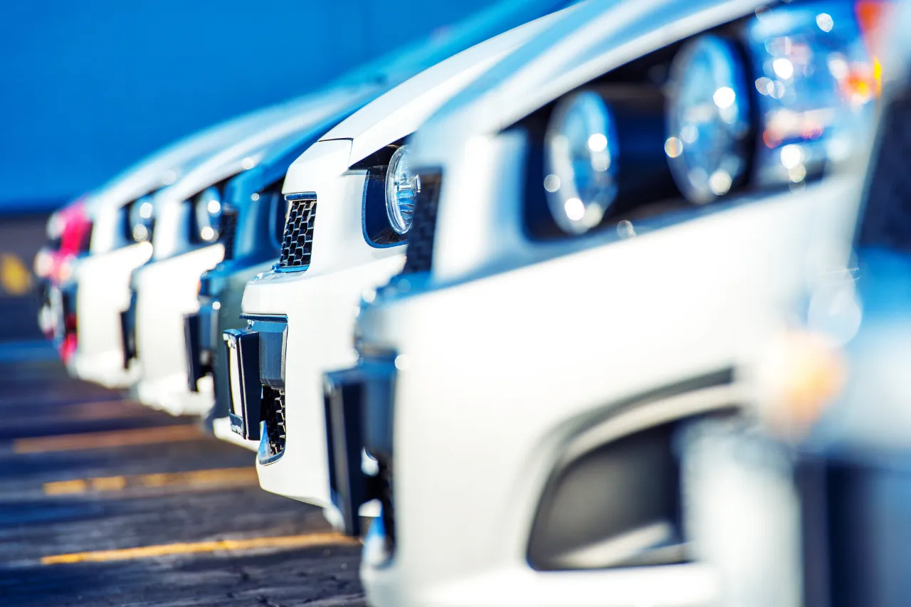 ¿Quiénes ganaron en 2020? Cae venta de autos 28%