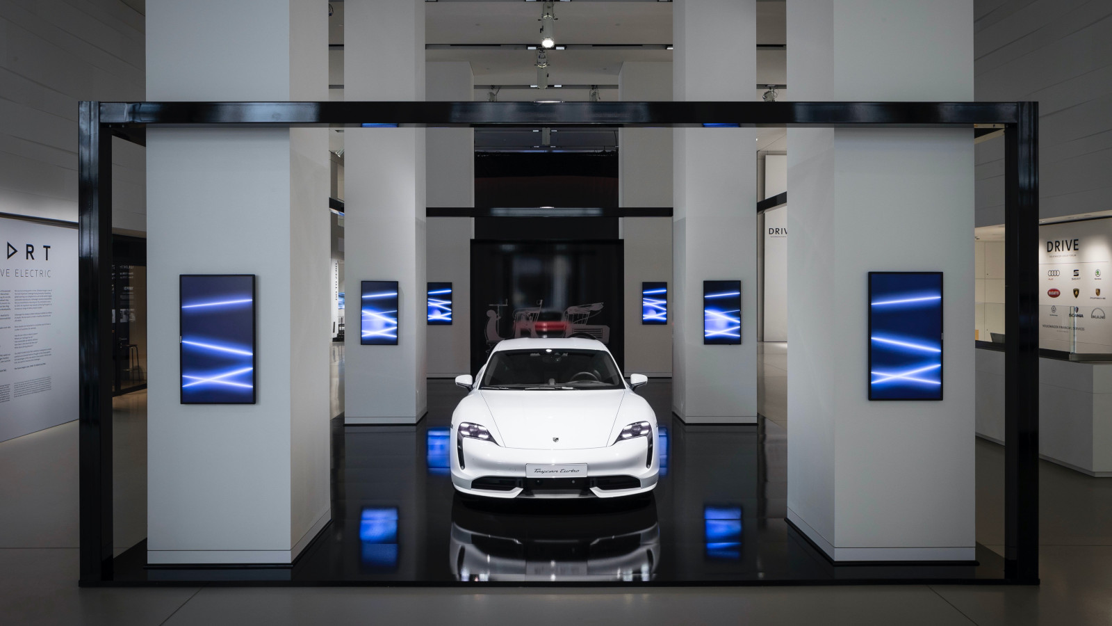 Porsche abre exposición de movilidad eléctrica en Berlín 2 | Memo Lira