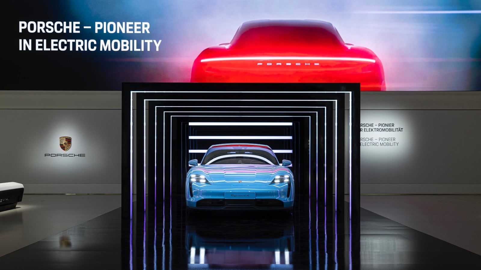 Porsche abre exposición de movilidad eléctrica en Berlín