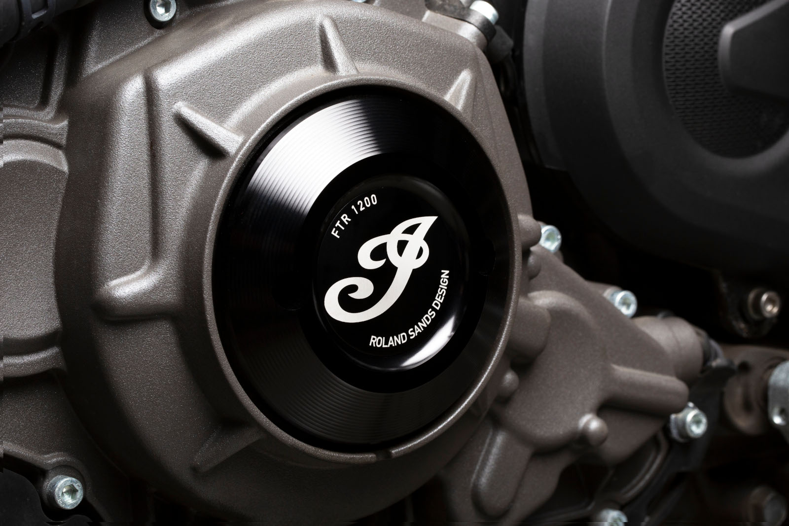 Roland Sands Design e Indian Motorcycle desarrollan accesorios para la FTR 1200 4 | Memo Lira