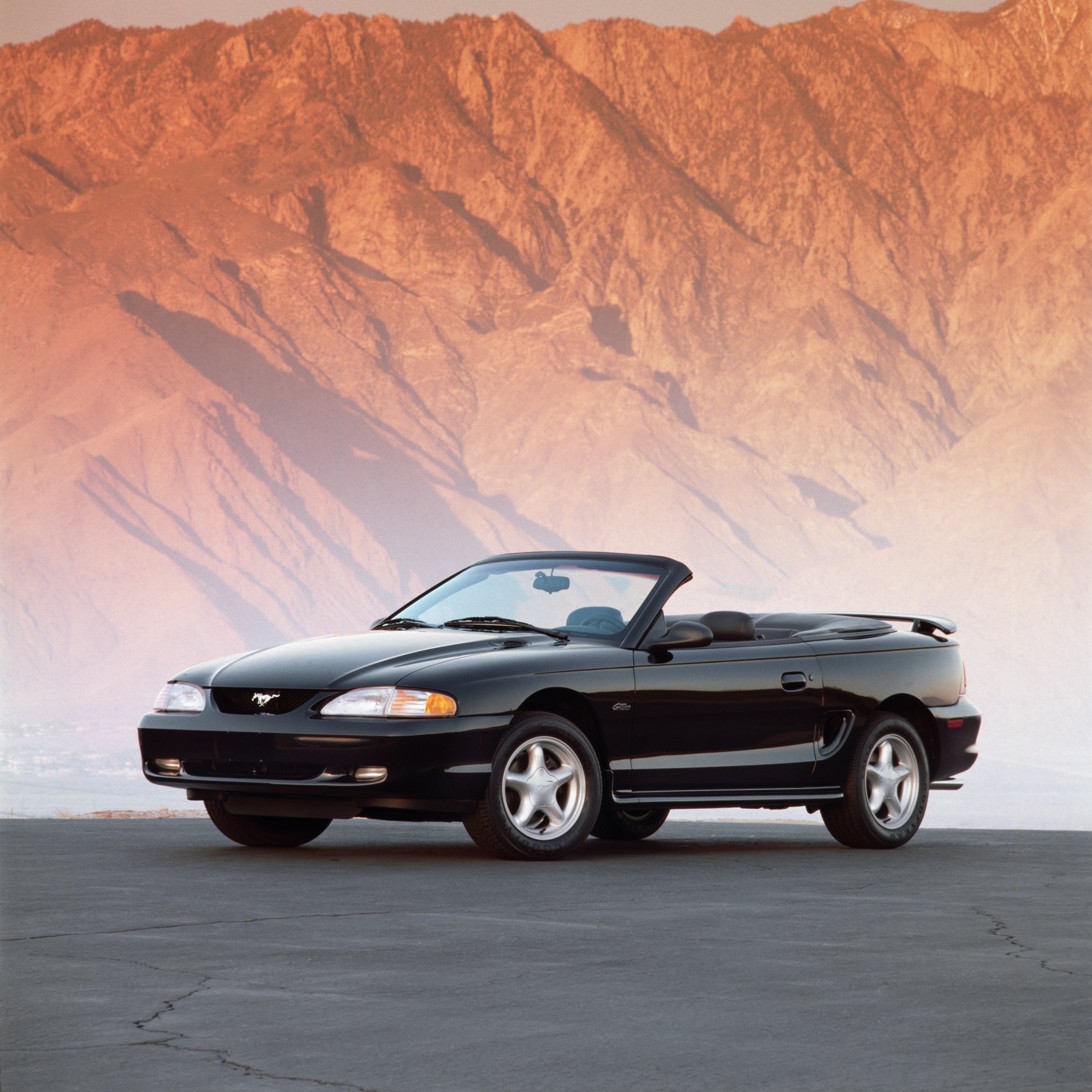 Ford Mustang Convertible 1997 | Memo Lira