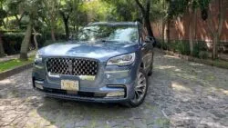 Lincoln Aviator Grand Touring-3-4