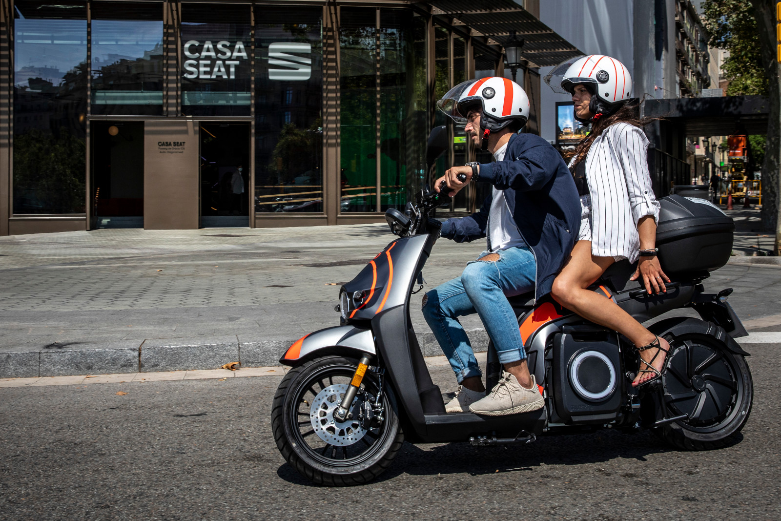 SEAT MÓ inicia su servicio de motosharing en Barcelona 2 | Memo Lira