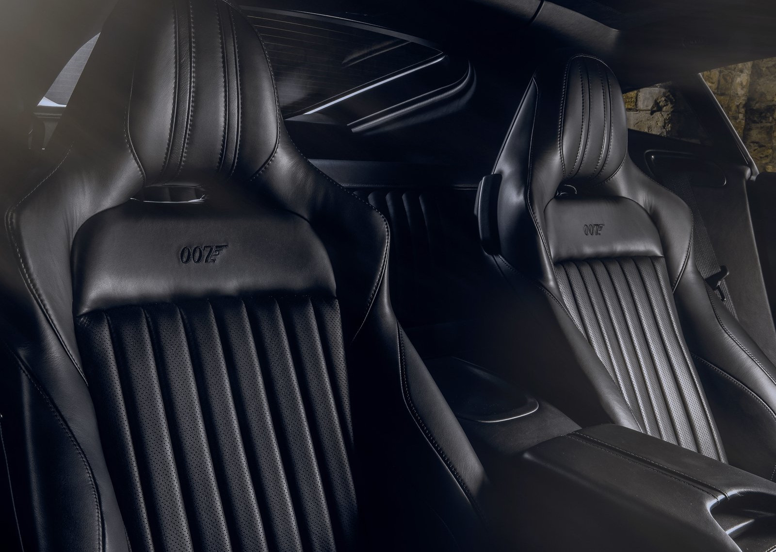 Vantage 007 Edition 1 | Memo Lira