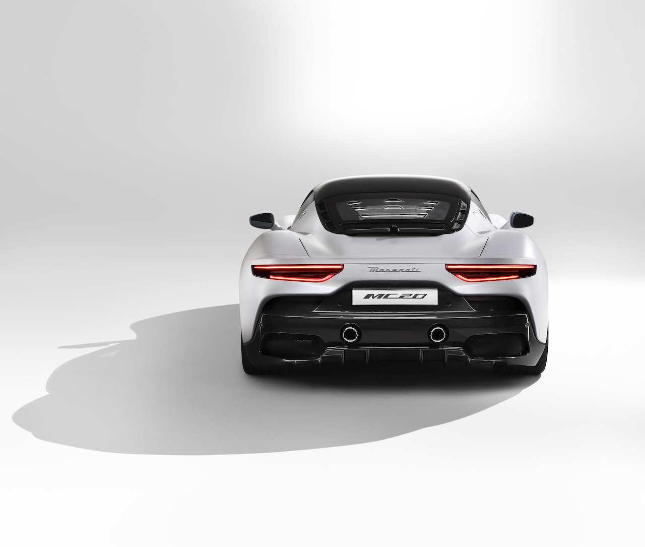 09 MC20 white background | Memo Lira