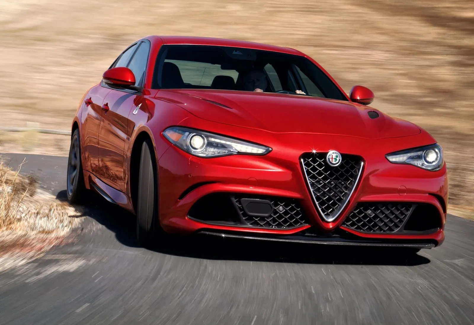 Martes de deportivos: Giulia Quadrifoglio Verde, BMW M3 Competition y Mercedes-AMG C 63