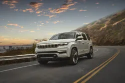 ¡Jeep conquista el territorio Premium! Nueva Grand Wagoneer