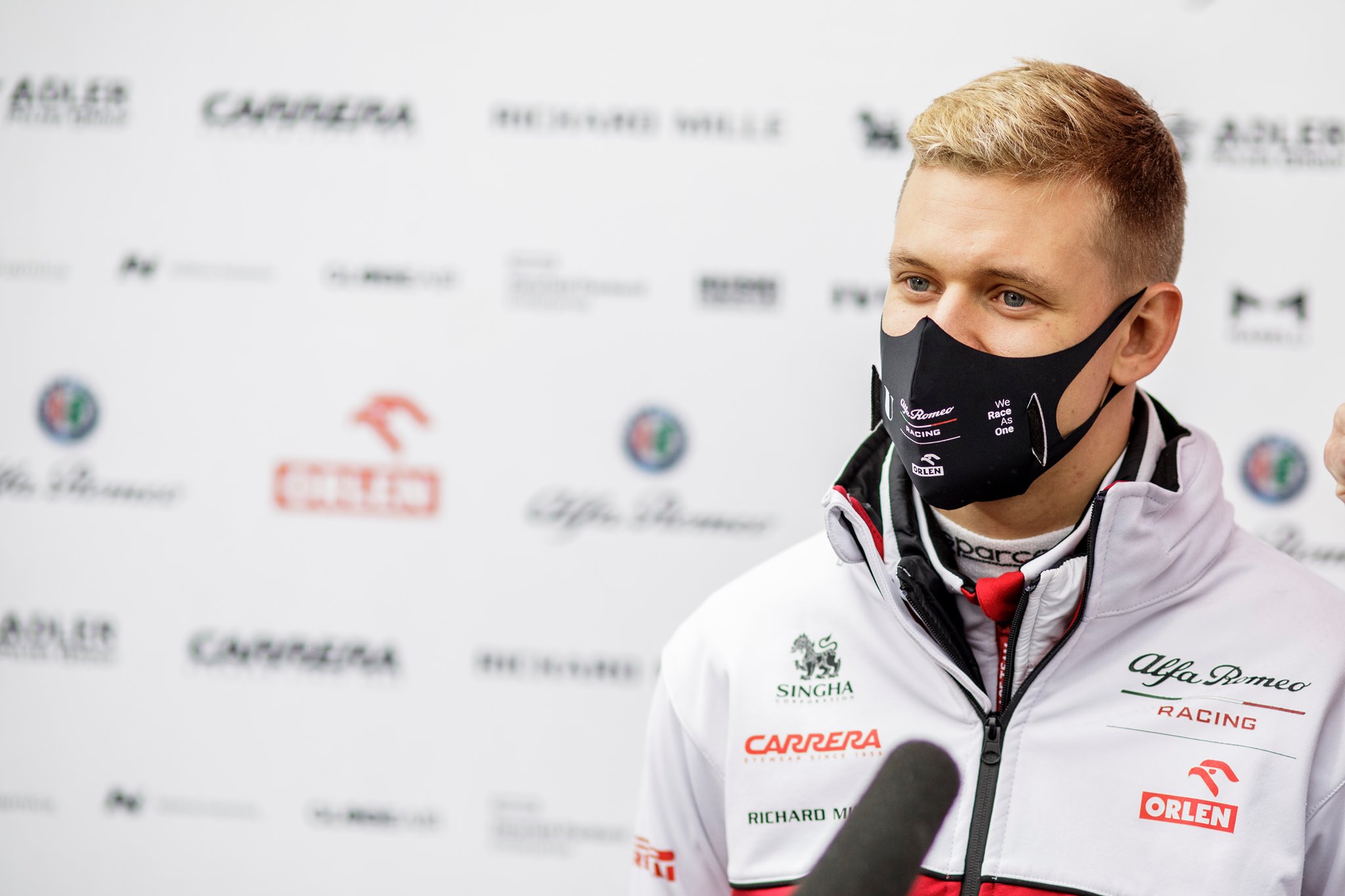 Alfa Romeo mantendrá a Raikkonen y Giovinazzi en su alineación 2021 | Memo Lira Alfa Romeo mantendrá a Raikkonen y Giovinazzi en su alineación 2021